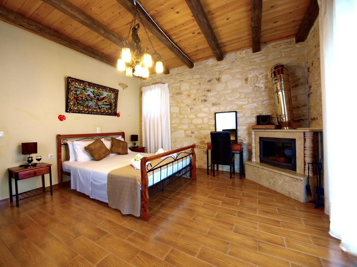 Chania's Diamond - Aqua Bliss With Private Pools Villa